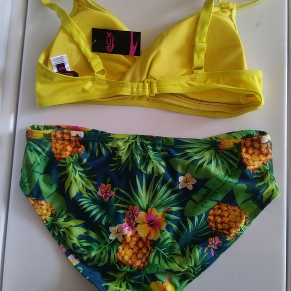 NWT tropical 2 piece bathing suit. Medium - Picture 2 of 6
